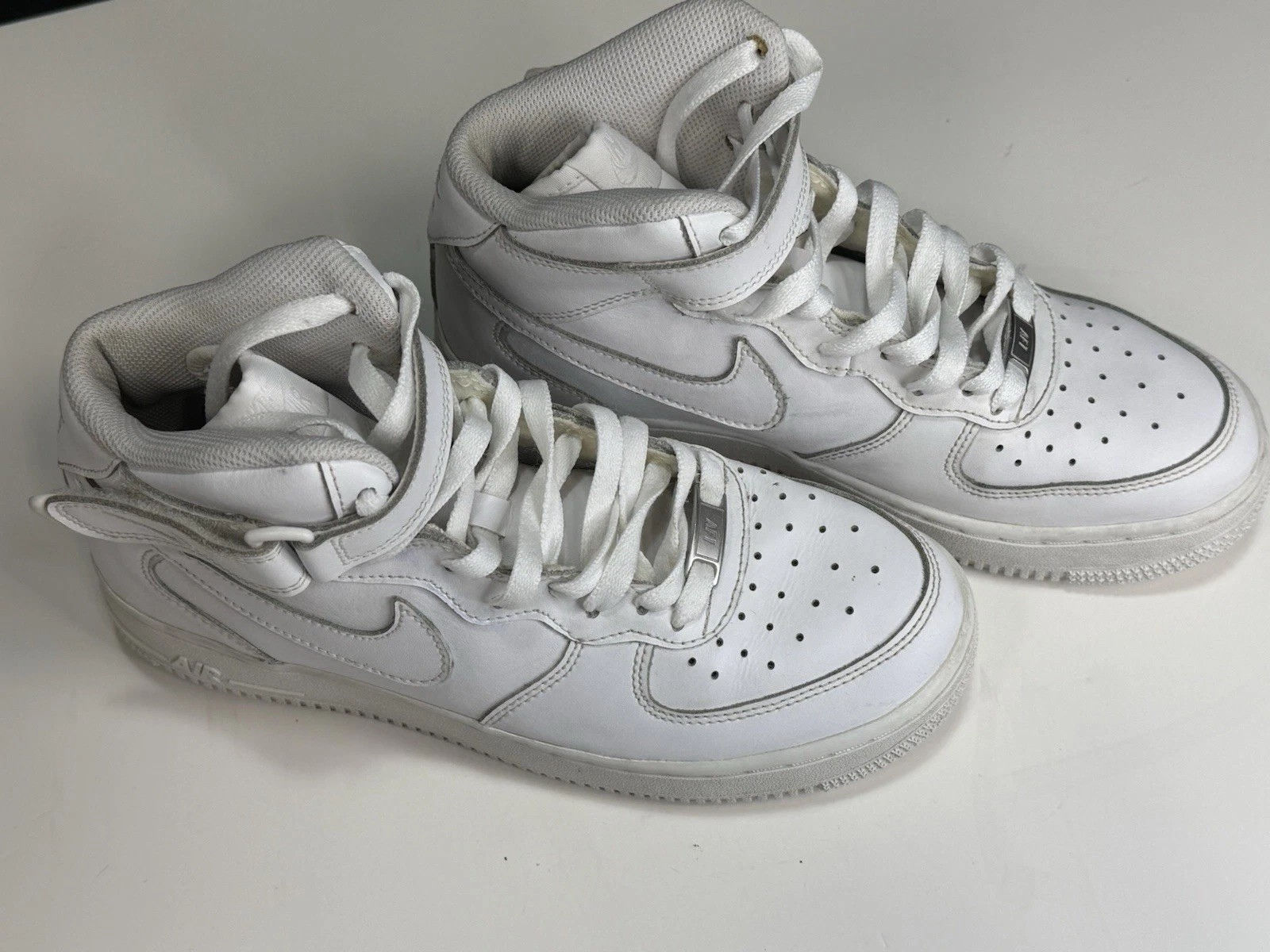 Nike Air Force 1 Mid SE GS 'Triple White' Size 6.5 Y