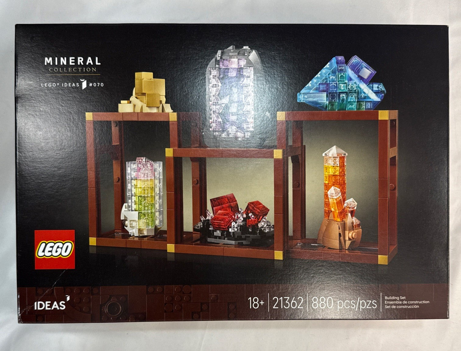 NIB LEGO Ideas Mineral Rock & Gemstone Display Model Building Set 21362