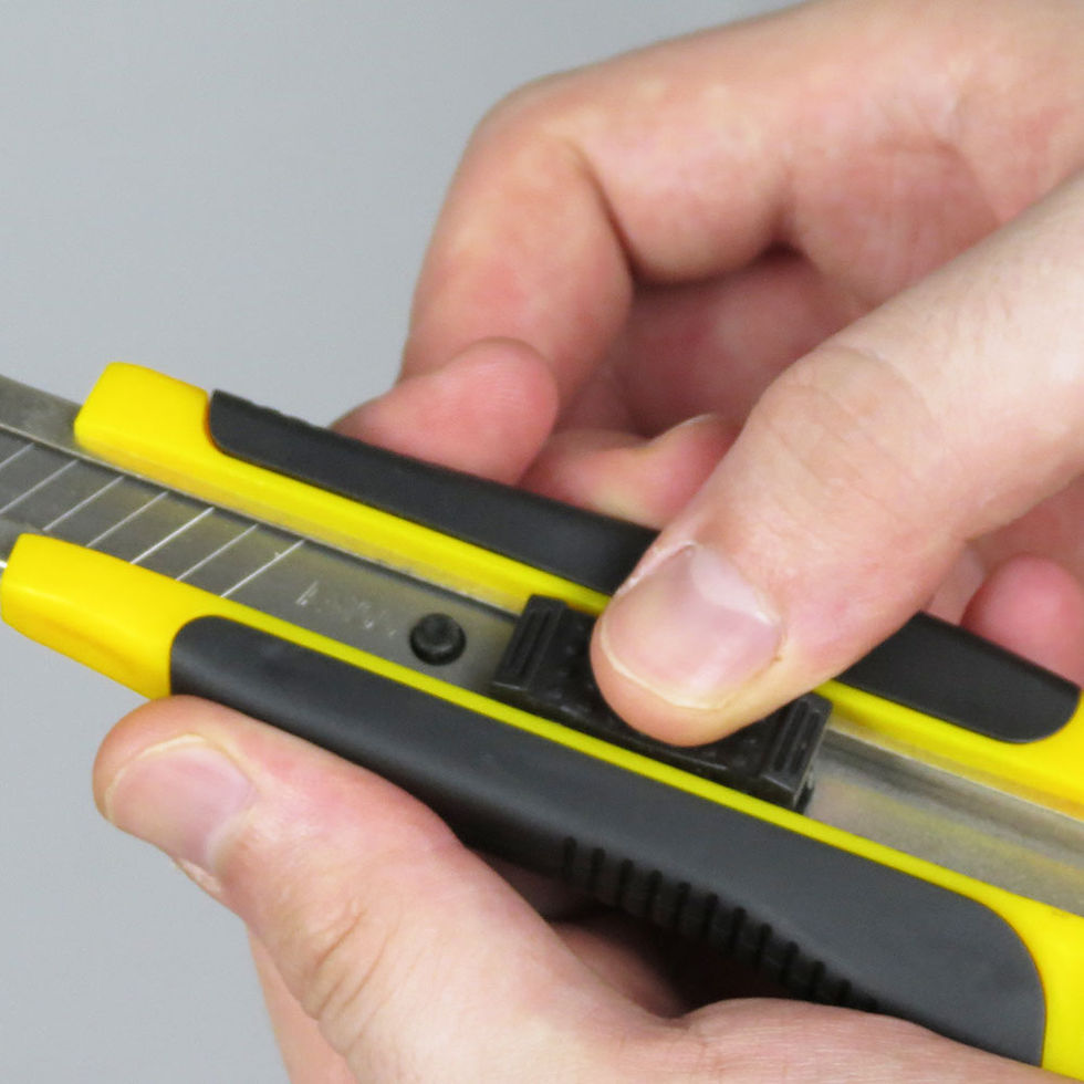 Miniatura: ESTILETE METÁLICO TN 544 LARGO PARA LÂMINA 18mm