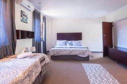 Deluxe bedroom en suite with shower