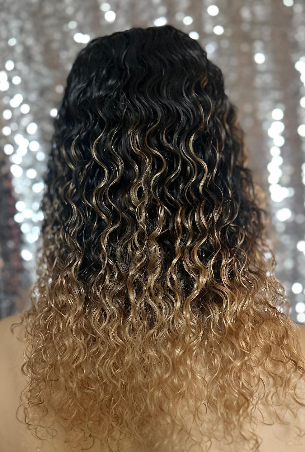 Luxury Wigs Outlet Classic Cap Curly Wigs with Bangs