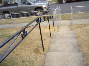 Rail w/ decorative S scrolls