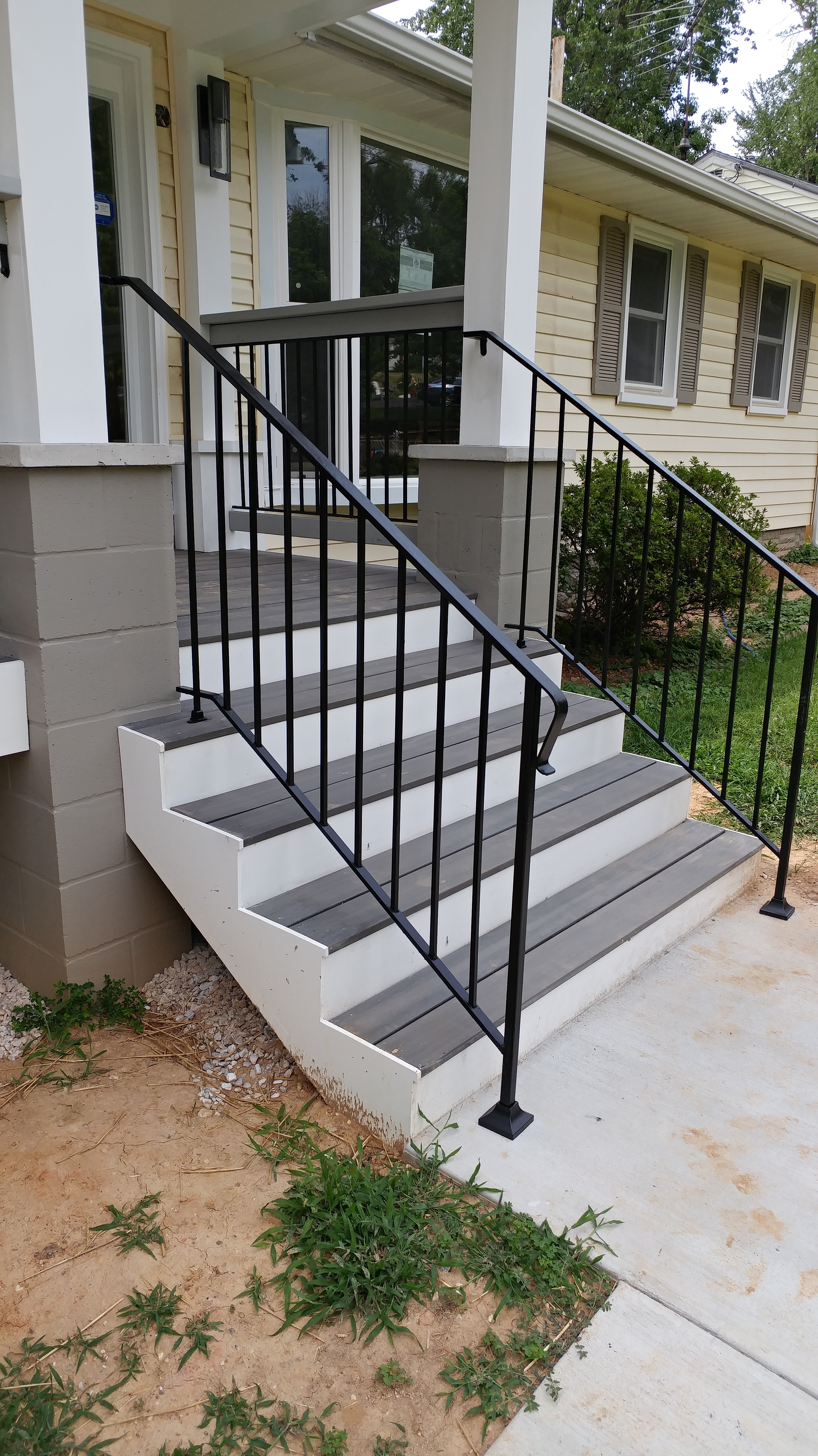 Stair rail w/ shoes