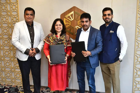 Vivek Dhingra of investloft with the IHCL team and the owner at the signing of the 215-key Gateway by IHCL Gomti Nagar, Lucknow