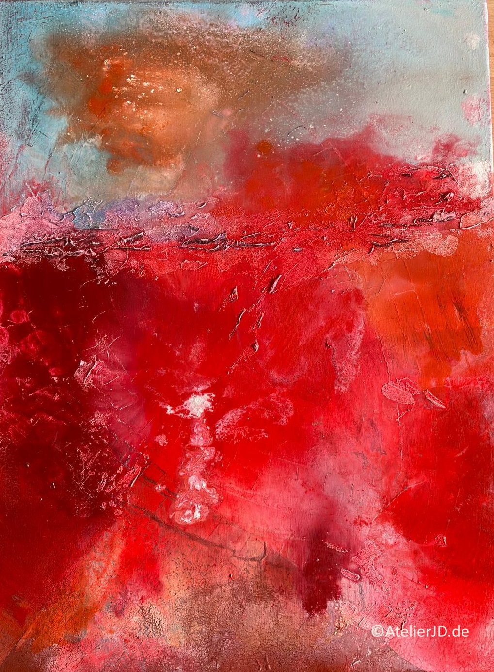 deep red mit angedeutetem Kopf