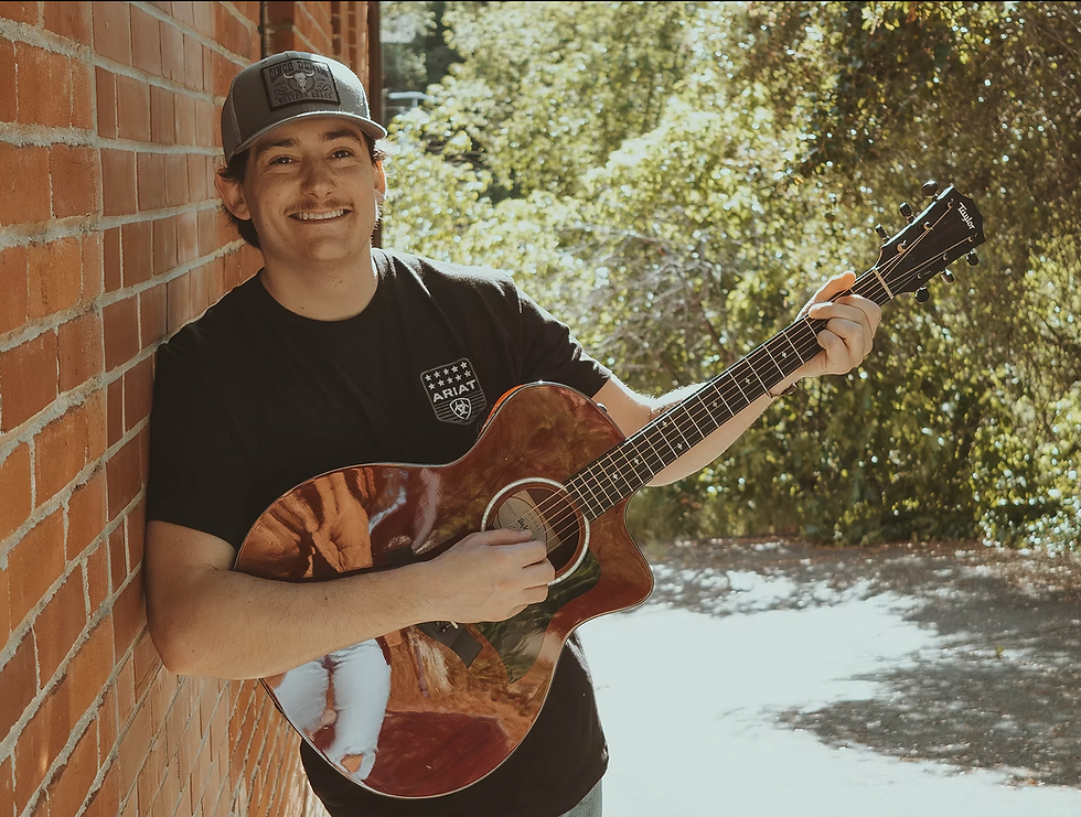 SUNDAY LIVE MUSIC: Kai Schauer