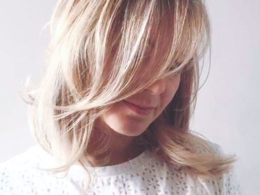 How to create lots of volume and body in your hair with Velcro rollers!