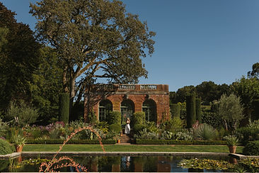 filoli garden in woodside, california beautiful regal, castle-like senior photo location.