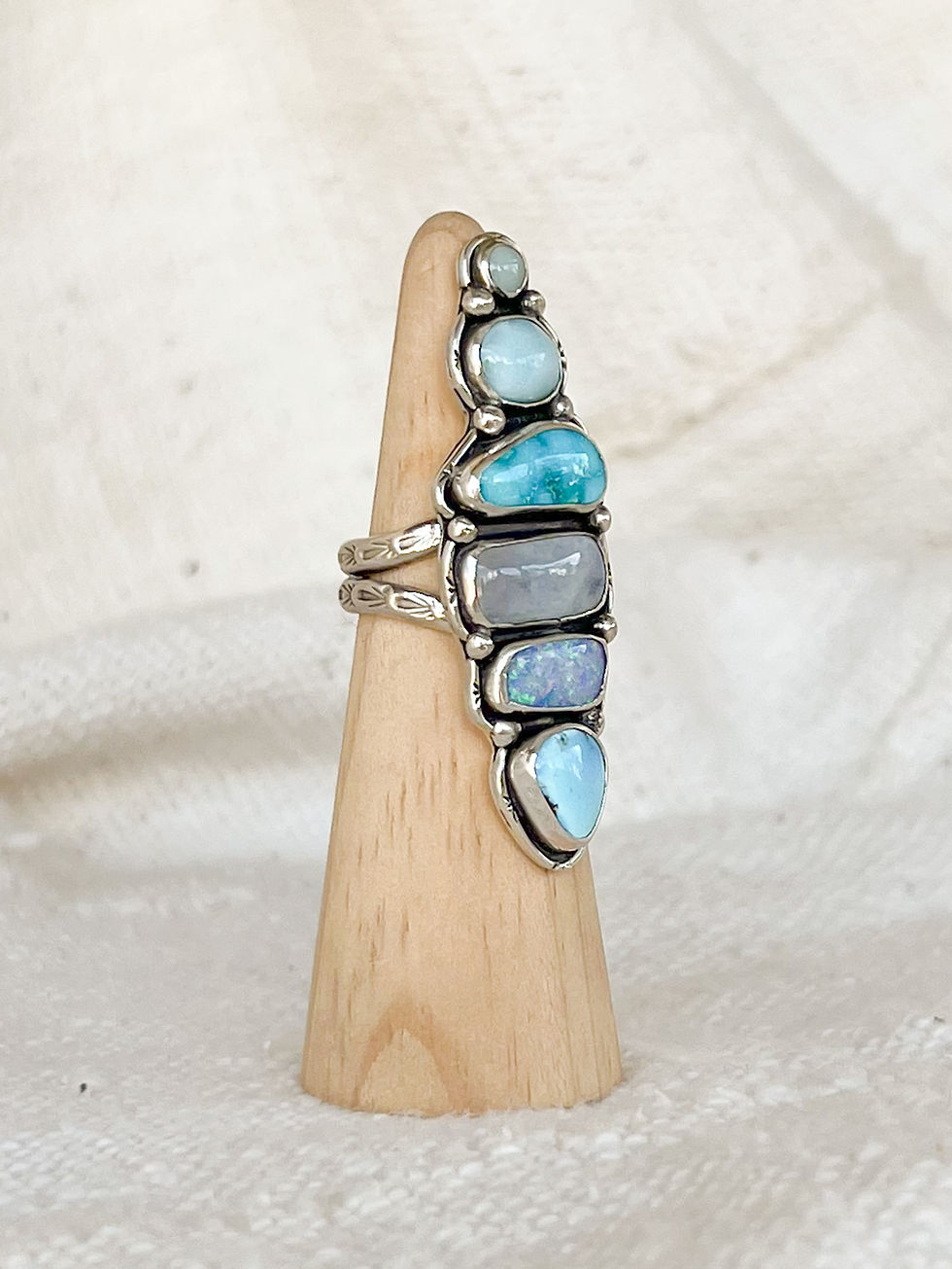 Thumbnail: CAIRN RING No. 090 • Sz 7.25