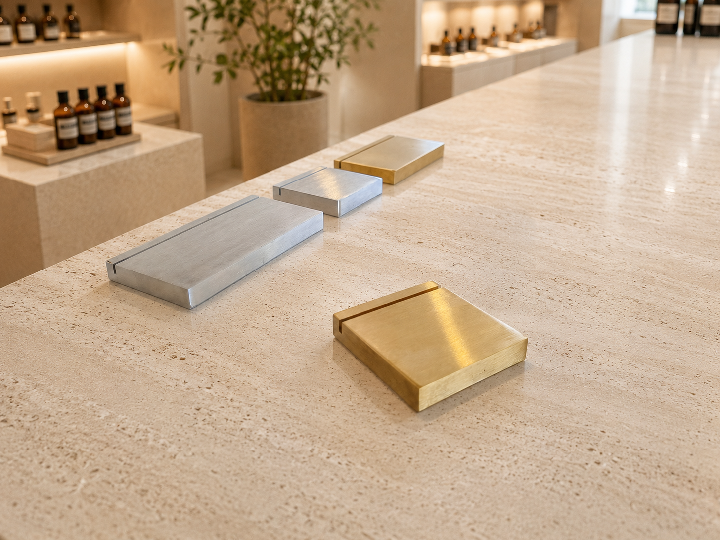 BRASS PRODUCT STAND (SMALL)