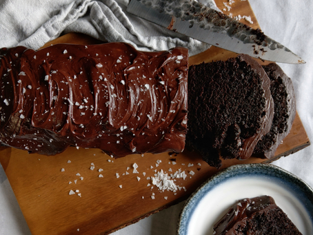 Sticky chocolate fudge cake