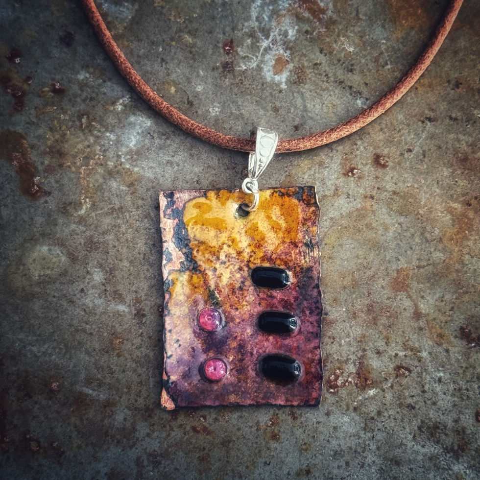 Collier cuivre émaillé
Artisan d'art
Jura
