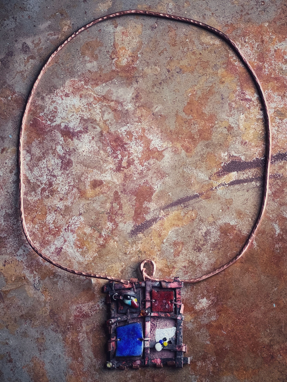 Collier cuivre émaillé
Artisan d'art
Jura
