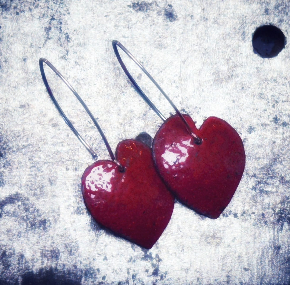 Boucles d'oreilles émaux sur cuivre
Or ou Argent
Emaux Emoi Jura