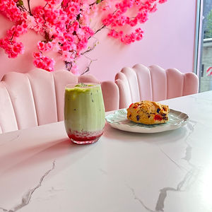 STRAWBERRY FRAPPE