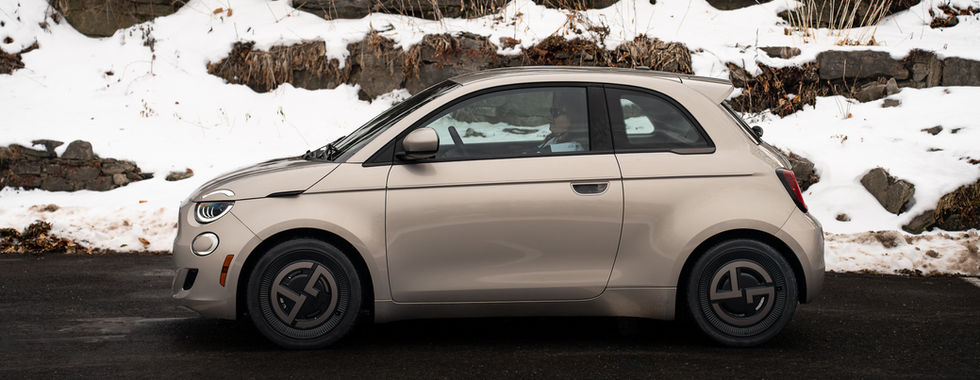Fiat 500e Giorgio Armani side profile
