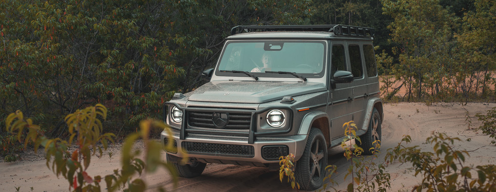 Mercedes-Benz G550 front 3/4 view