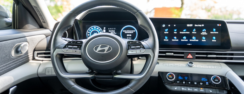 Hyundai Elantra Hybrid steering wheel