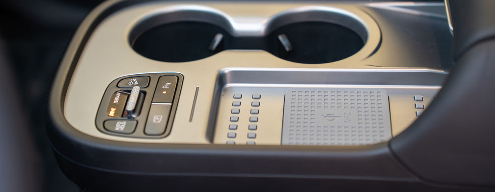 Hyundai IONIQ 9 - center console