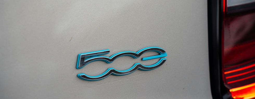 Fiat 500e Giorgio Armani logo