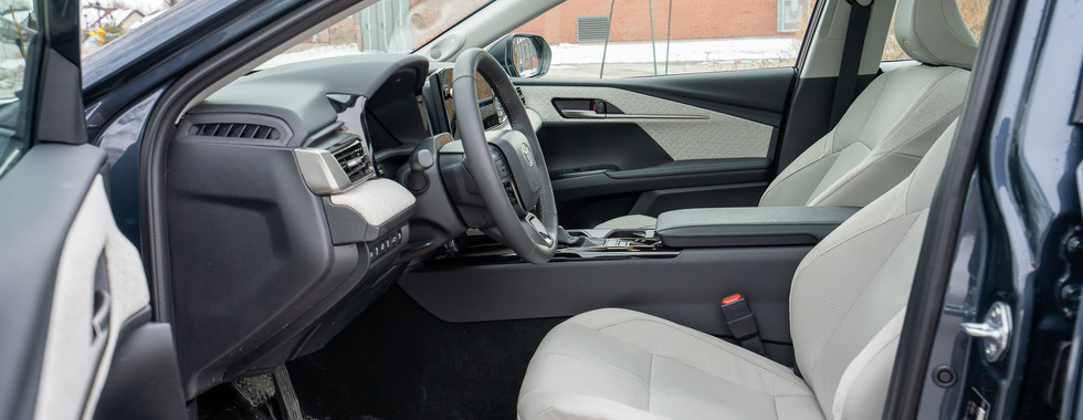 2026 Toyota Camry AWD - front leg room space