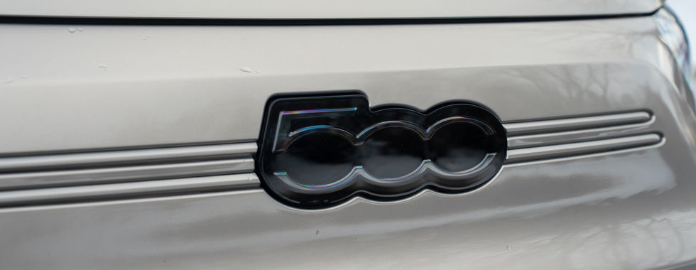 Fiat 500e Giorgio Armani front 500 logo