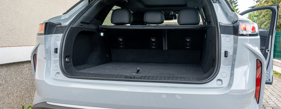 Omoda 9 - trunk