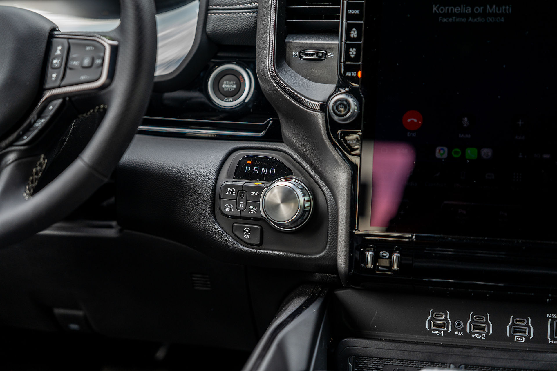 2026 Ram 1500 Sport HEMI - drive selector