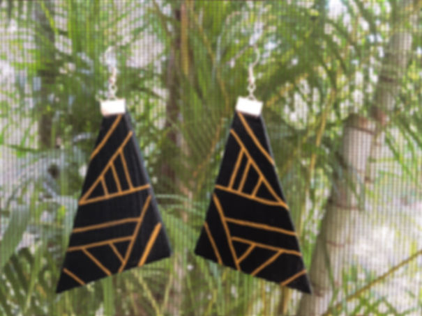 Labyrinthe Triangle Statement Earrings:
