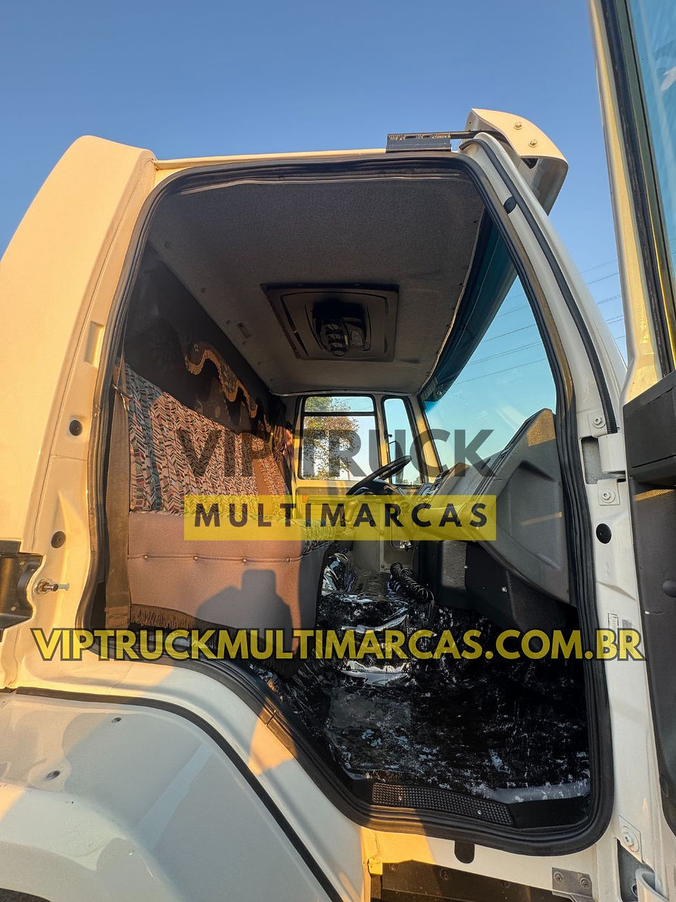 Miniatura: Ford Cargo 1721 Truck 6x2 ano 2003 Chassi Alongado - Motor Novo