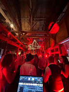 Brautpaar feiert Hochzeit in Mannheim mit DJ und Party
