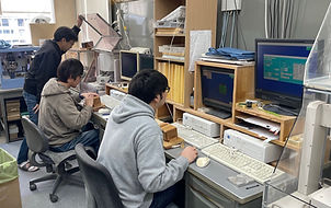 社内