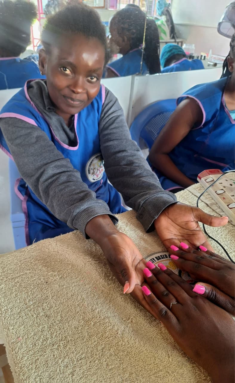 Conjestina's successful manicure work