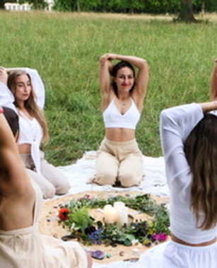 Online-Gruppenraum für Frauen zur Selbstfindung, Identity Work und Verbindung mit der eigenen inneren Stimme bei Get to Glow Yourself
