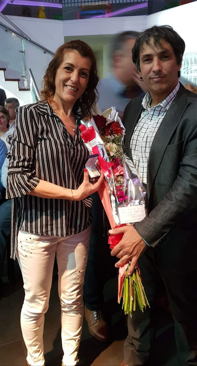 Andrea Quindimil recibió el reconocimiento por 30 años de servicio