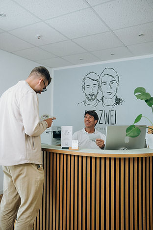 Empfangsbereich der DieZwei Physiotherapie Praxis in Berlin-Wilmersdorf