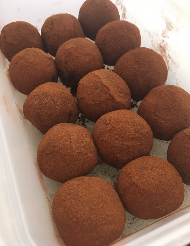 Thumbnail: Raw Truffles (Box of 24)