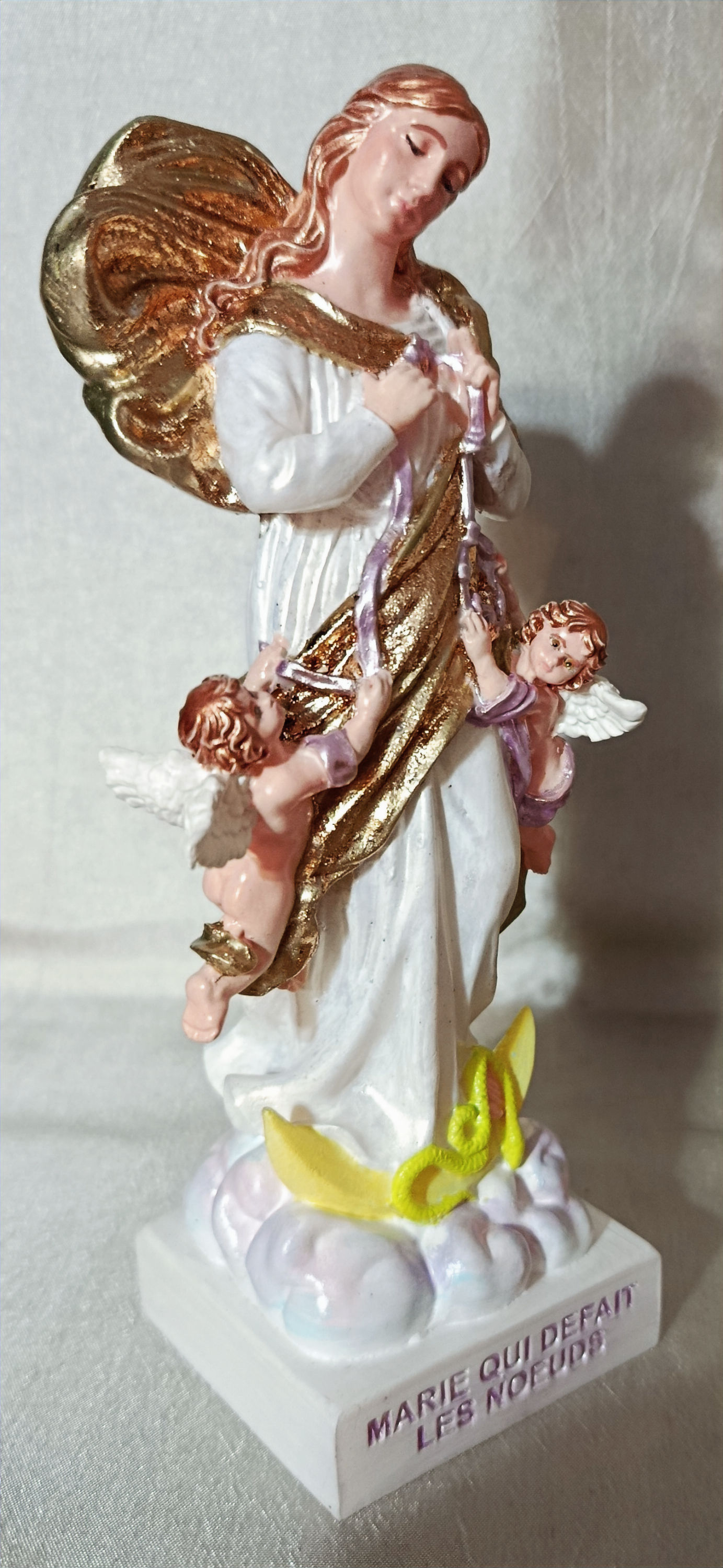 statue Marie qui défait les noeuds 17 cm