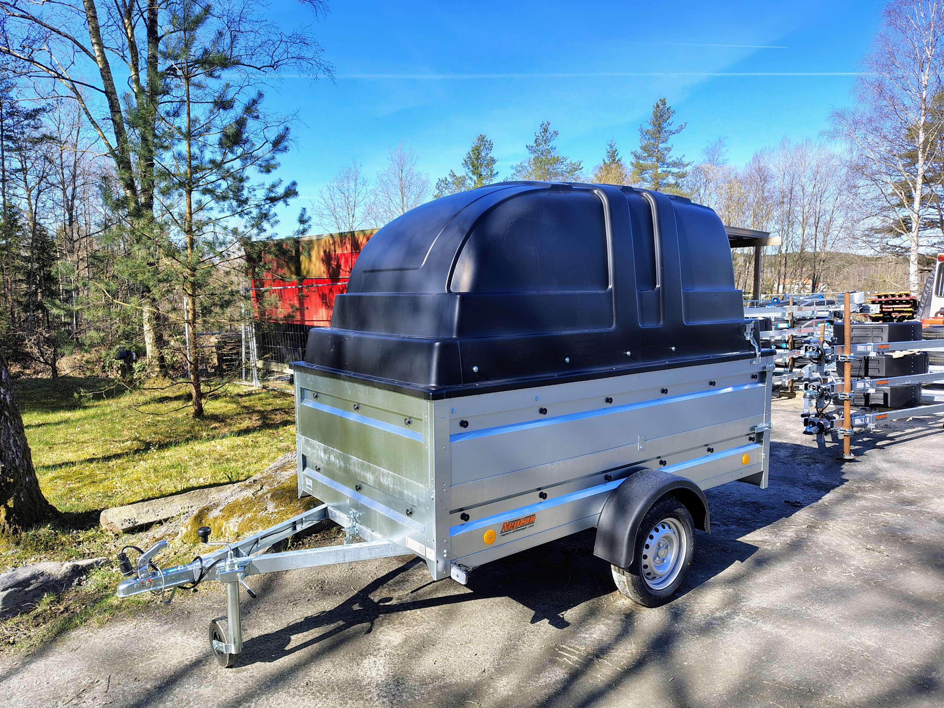 Neptun släp med Jaxal kåpa