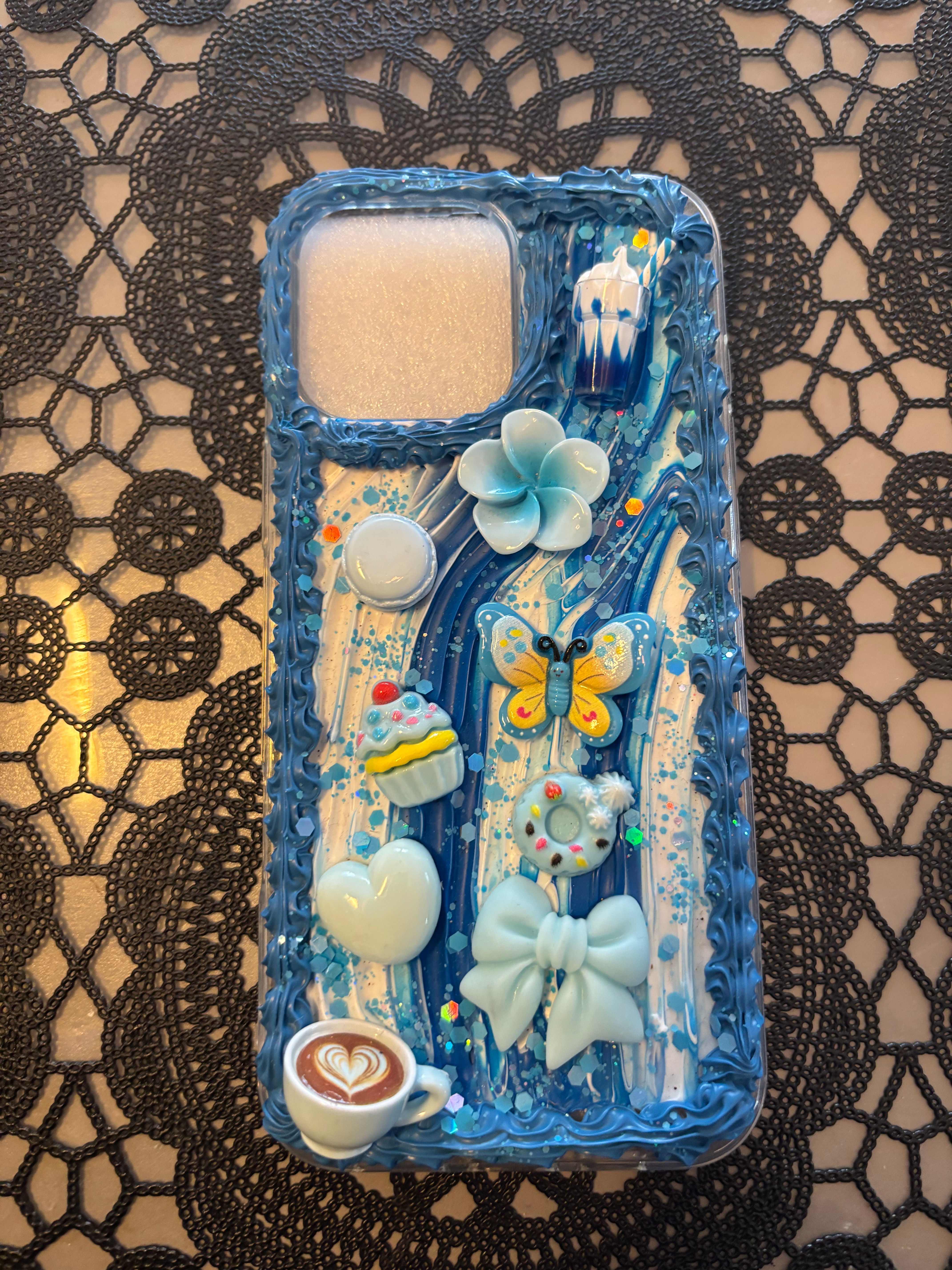 Téléphone bleu kawai  et paillètes pour IPhone 16 pro max