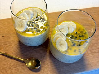 Passievrucht-mango chiapudding