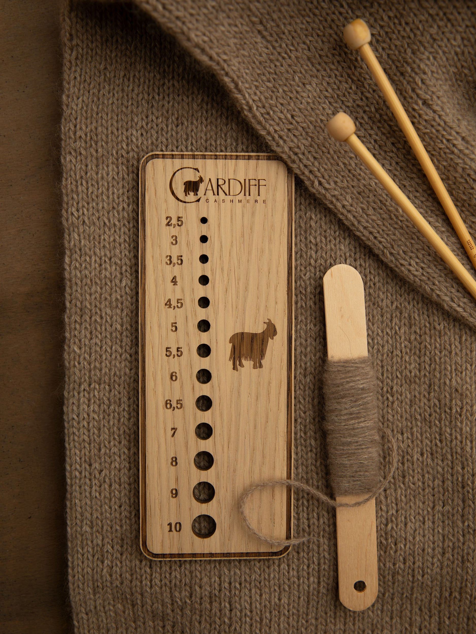 Nadelmaß für Stricknadel bis Stärke 10 aus Holz