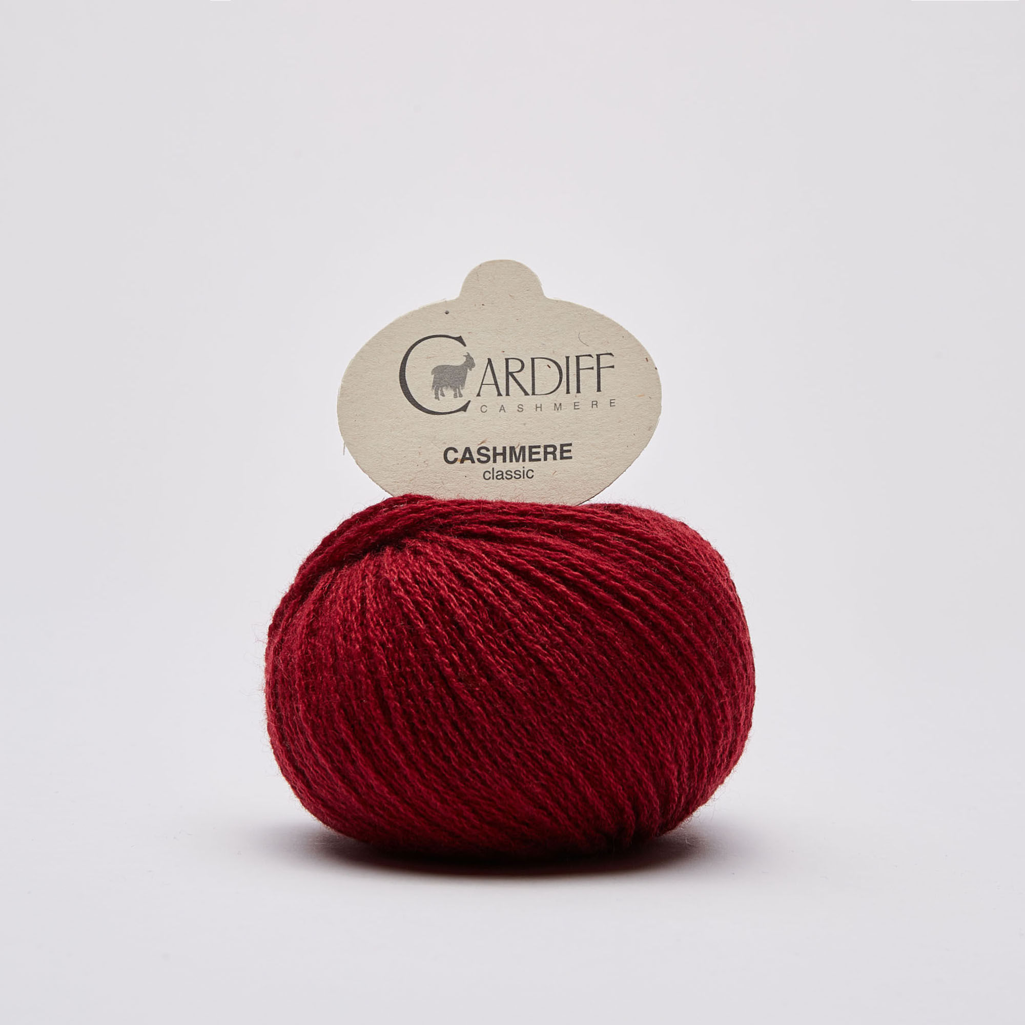 Rotes Knäuel Cardiff Cashmere Garn