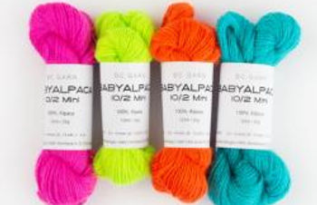 Babyalpaca in Neonfarben