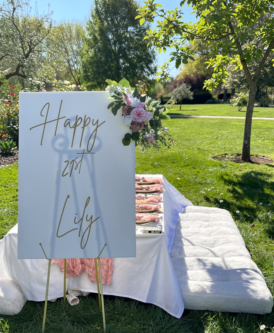 WELCOME EASEL AND SIGN