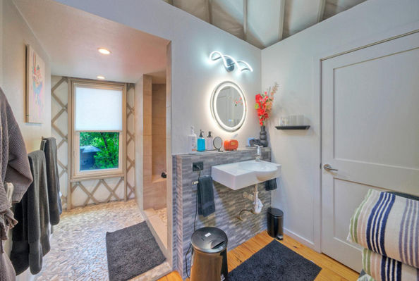 Heartstone yurt bathroom