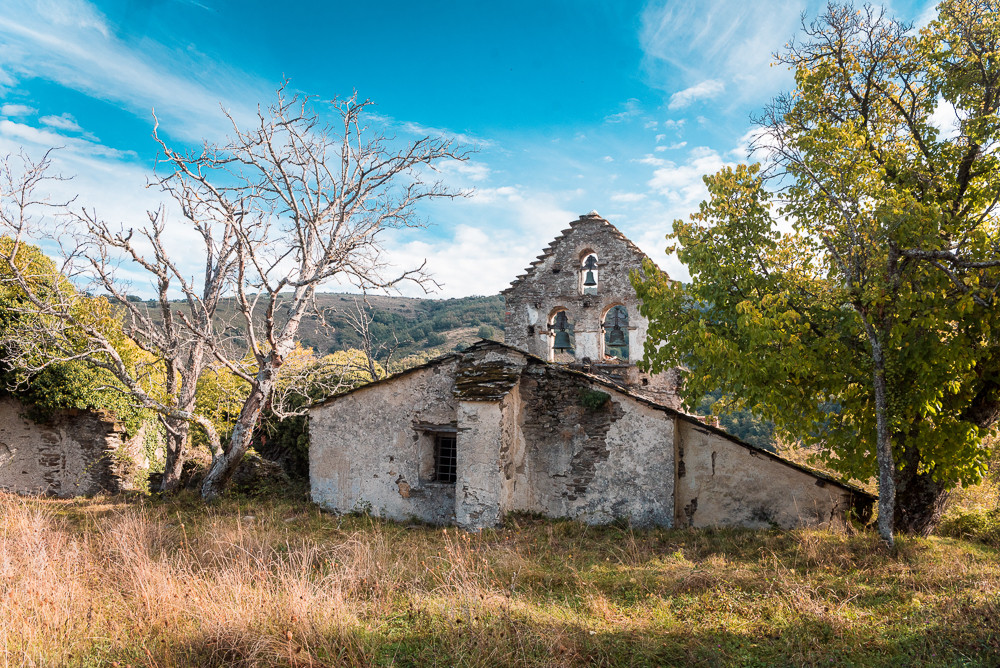 Iglesia de San Pedro de Villarino, en Manzanedo de Valdueza