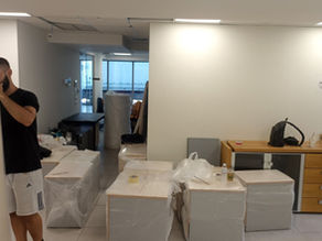 Η METAKOMISI 24 εξειδικεύεται στις επαγγελματικές μετακομίσεις επιχειρήσεων, προσφέροντας ολοκληρωμένες λύσεις για εταιρείες που αλλάζουν εγκαταστάσεις ή έδρα. Αναλαμβάνουμε τη μεταφορά γραφείων, εξοπλισμού και αρχείων με ταχύτητα, ασφάλεια και απόλυτο επαγγελματισμό.