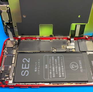 iPhoneSE2バッテリー交換内部画像