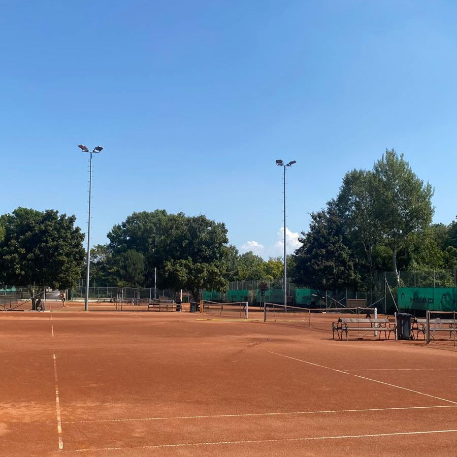 Get-together at the tennis grounds 🎉